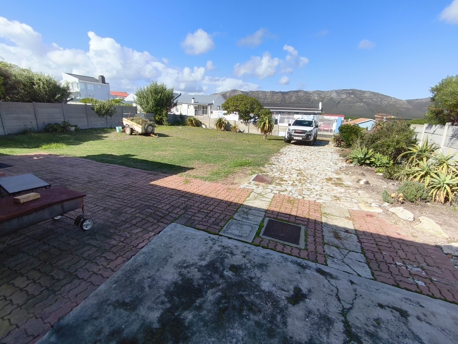 2 Bedroom Property for Sale in De Kelders Western Cape